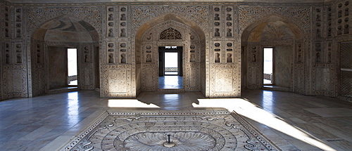 Khas Mahal Palace with pietra dura jewel inlay in marble built 17th Century by Mughal Shah Jehan for his daughters at Agra Fort, India