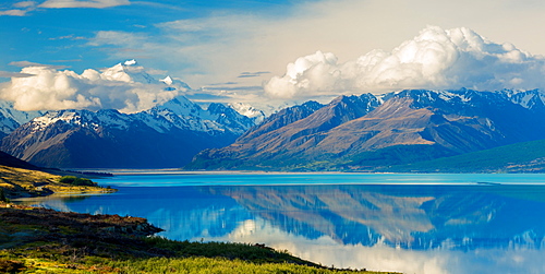 Aorkai (Mount Cook) and the Southern Alps reflected in the still waters of Lake Pukaki, UNESCO World Heritage Site, Canterbury, South Island, New Zealand, Pacific