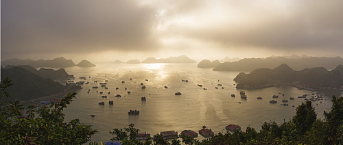 Sunset in Lan Ha Bay, Cat Ba Island, a typical Karst landscape in Vietnam, Indochina, Southeast Asia, Asia