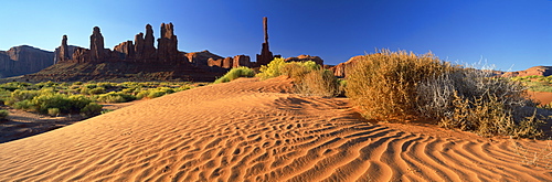 Totem Pole and Sand Springs, Monument Valley Tribal Park, Arizona, United States of America, North America