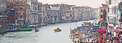 Buildings and boat traffic on Grand Canal taken from Ponte di Rialto, Venice, UNESCO World Heritage Site, Veneto, Italy, Europe