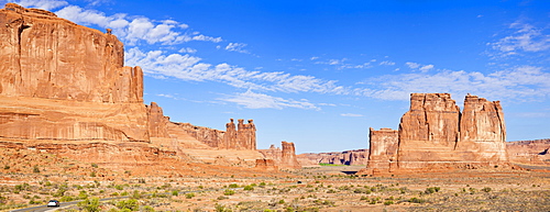 The Three Gossips and The Courthouse Towers rock formations, Arches National Park, near Moab, Utah, United States of America, North America 