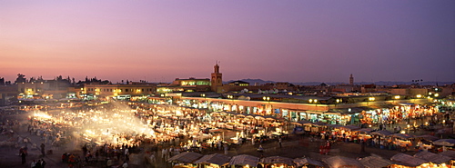 Place Jemaa El Fna (Djemaa El Fna) at dusk, Marrakesh (Marrakech), Morocco, North Africa, Africa