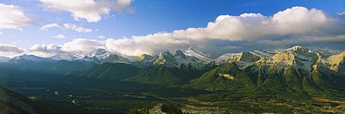 Rocky Mtns w
Canmore below Alberta Canada