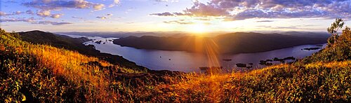 USA, New York, Washington County, Adirondacks, Lake George, sunset