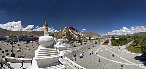 Panoramic view of the Potala Palace, UNESCO World Heritage Site, Lhasa, Tibet, China, Asia