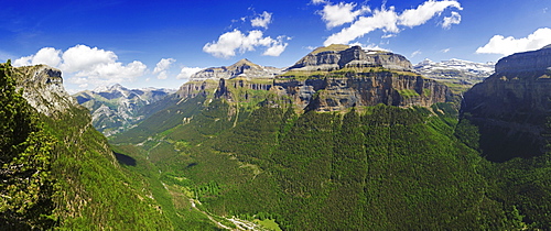 Valle de Ordesa, Parque Nacional de Ordesa, Central Pyrenees, Aragon, Spain, Europe