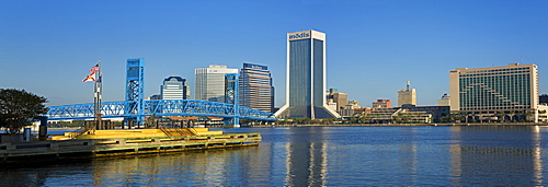 St. Johns River and Jacksonville skyline, Florida, United States of America, North America