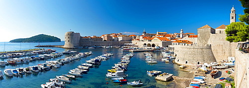 Old Harbour and Town (Stari Grad), UNESCO World Heritage Site, Dubrovnik, Dalmatia, Croatia, Europe