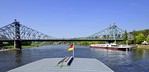 Blaues Wunder blue wonder, historical bridge between Loschwitz and Blasewitz near Dresden, with cruise ship Johannes Brahms, Saxony, Germany, Europe