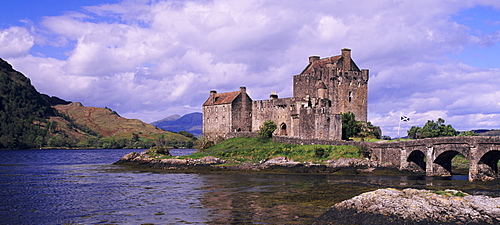 Eilean Donan Castle near Dornie, Western Ross, Loch Alsh, Highlands, Scotland, United Kingdom, Europe