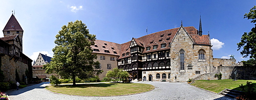 Courtyard with Fuerstenbau building, fountain and chapel, Veste Coburg castle, Coburg, Upper Franconia, Franconia, Bavaria, Germany, Europe