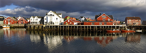 Henningsvaer, island of Vestvagoya, Lofoten, Norway, Scandinavia, Europe