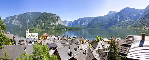 Hallstatt, parish church, Lake Hallstatt, Upper Austria, Austria, Europe