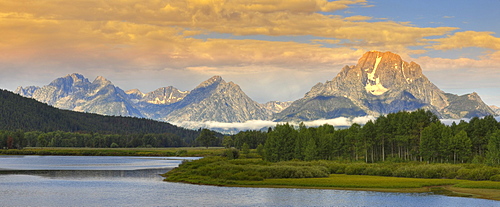 Oxbow Bend, Snake River bend, in front of the Teton Range with Mount Moran, Grand Teton National Park, Wyoming, United States of America, USA