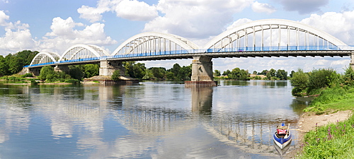 Bridge over the Loire at Muides sur Loire, Departement Loir-et-Cher, Region Central, France, Europe