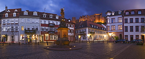 Kornmarkt square with the castle ruins, Heidelberg, Baden-Wuerttemberg, Germany, Europe