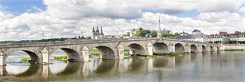 Cityscape of Blois with the Loire Bridge and Chateau de Blois, department of Loire et Cher, France, Europe