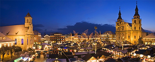 Christmas market on the marketplace in Ludwigsburg, Baden-Wuerttemberg, Germany, Europe