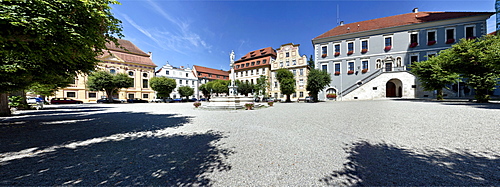 Karlsplatz square with Marienbrunnen fountain, Neuburg an der Donau, Bavaria, Germany, Europe