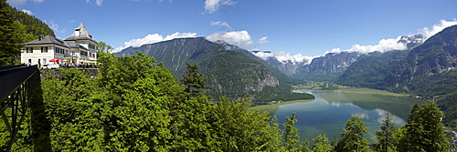 Lake Hallstatt or Hallstaetter See, Salzkammergut, Oberoesterreich, Austria, Europe