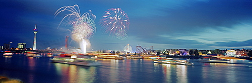 Fireworks of a fun fair, Duesseldorf on the Rhine, North Rhine-Westphalia, Germany, Europe