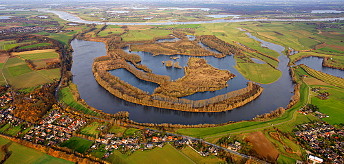 Aerial view, former bend of the Rhine river, Xanten Altrhein nature reserve, lakes, Maasmannsmardt, Bislicher Insel island, Xanten, Niederrhein region, North Rhine-Westphalia, Germany, Europe