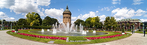 Water tower, landmark of the city, 1889, 60 m high, diameter of 19 m, used as water reservoir until 2000, Mannheim, Baden-Wuerttemberg, Germany, Europe