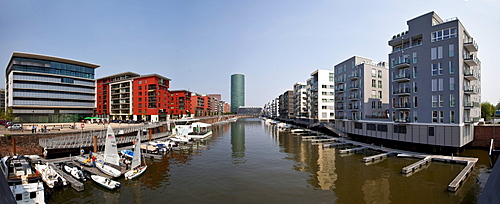 Panorama, modern luxury apartments in Westhafen with direct boat dock and a view towards Westhafen Tower, Westhafenplatz, Frankfurt am Main, Hesse, Germany