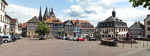 Obermarkt, half-timbered houses, Marienkirche Church in the back, landmark of Gelnhausen, Hesse, Germany, Europe