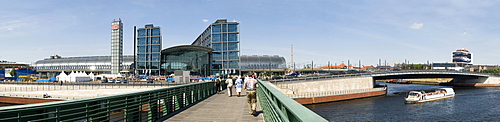 Panoramic view of Berlin Central Station behind the Gustav Heinemann Bridge, Berlin, Germany, Europe