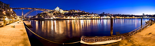 Cais da Ribeira with a view of the Ponte de Dom Luis I, Dom Luis I Bridge, Rio Duoro River, Ribeira Quay, Porto, UNESCO World Cultural Heritage Site, Portugal, Europe