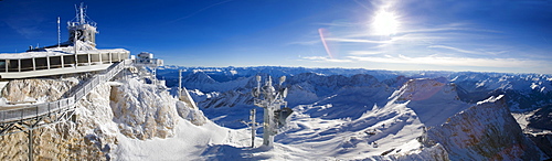 Zugspitze, Germany's highest mountain, the German weather station (DWD) and skiing area, on the border between Germany and Austria, Europe