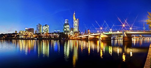 View of the skyline of Frankfurt at night, star effect, Commerzbank, Hessische Landesbank, Deutsche Bank, European Central Bank, Sparkasse, DZ Bank, Frankfurt am Main, Hesse, Germany, Europe, PublicGround