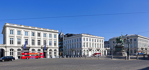 Sightseeing bus in front of the Place Royale, Brussels, Belgium, Benelux, Europe