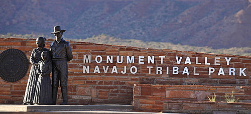 Sculptures at the entrance sign to Monument Valley, Navajo Tribal Park, Navajo Nation Reservation, Arizona, Utah, United States of America, USA