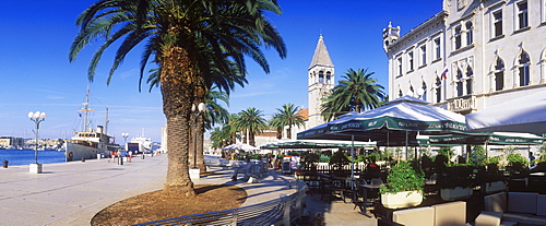 Cafe, Riva Promenade, old town, UNESCO World Heritage Site, Trogir, Dalmatia, Croatia, Europe