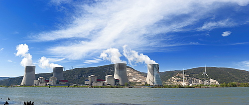 Cruas Nuclear Power Plant on the Rhone river between Valence and Montelimar, departement of Ardeche, region of Rhone-Alpes, Southern France, France, Europe