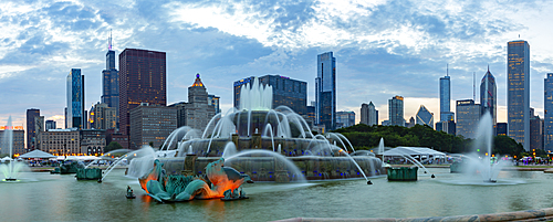 View of the Buckingham Fountain and Chicago skyline at dusk, Chicago, Illinois, United States of America, North America