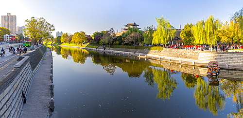 View of moat and City wall of Xi'an, Shaanxi Province, People's Republic of China, Asia