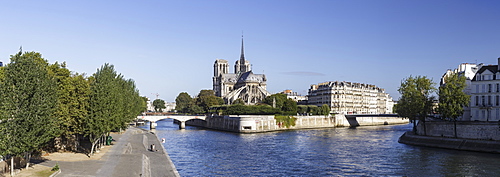 Notre Dame de Paris Cathedral and the River Seine, Paris, France, Europe