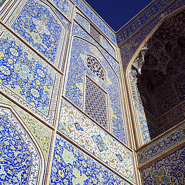 Detail of tilework, Masjid-e Imam, formerly the Shah Mosque, UNESCO World Heritage Site, Isfahan, Iran, Middle East