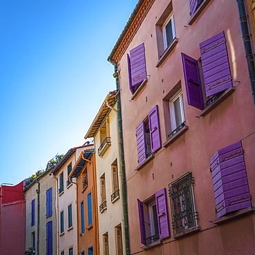 Colourful shutters and facades, Collioure, Pyrenees-Orientales, Languedoc-Roussillon, France, Europe