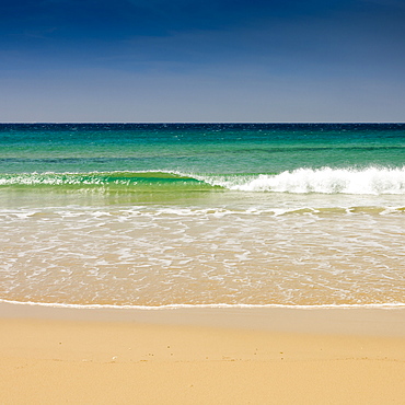 Small wave, Los Lances beach, Tarifa, Andalucia, Spain, Europe