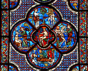 Inside Notre Dame Cathedral in Chartres, Chartres Cathedral, Stained glass window, The Way of Saint James, Chemins de Saint-Jacques, Via Turonensis, Chartres, Dept. Eure-et-Loir, RâˆšÃ‰Â¬Â©gion Centre, France, Europe