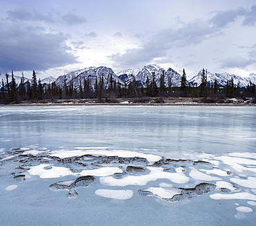 Ice on the North Saskatchewan River, Kootenay Plains, Bighorn Wildlands, Alberta