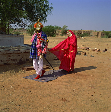 Bride and groom at wedding ceremony, Rajasthan, India, Asia