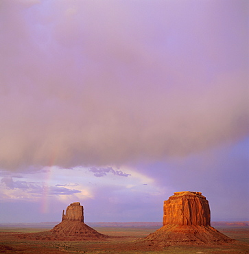 East Mitten and Merrick Buttes, Monument Valley, Arizona, USA, North America