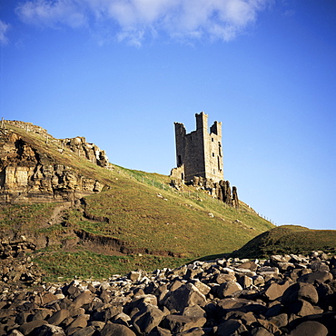 Lilburn Tower, Dunstanburgh Castle, Northumberland, England, United Kingdom, Europe