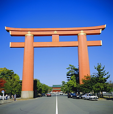 Heian-Jingu Shrine, Great Torii Gate, Kyoto, Japan